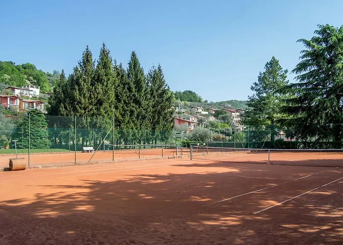 Liana Albisano 3* Torri del Benaco