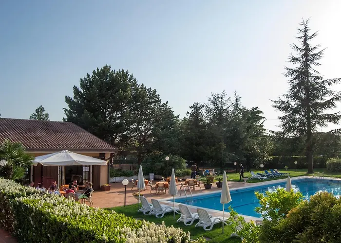 Apartmanhotel Liana Albisano 3*