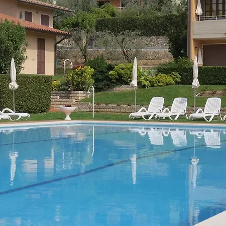 Liana Albisano Aparthotel 3*