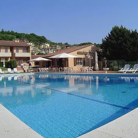 Liana Albisano Aparthotel 3*