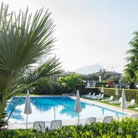 Apart Otel Liana Albisano 3*