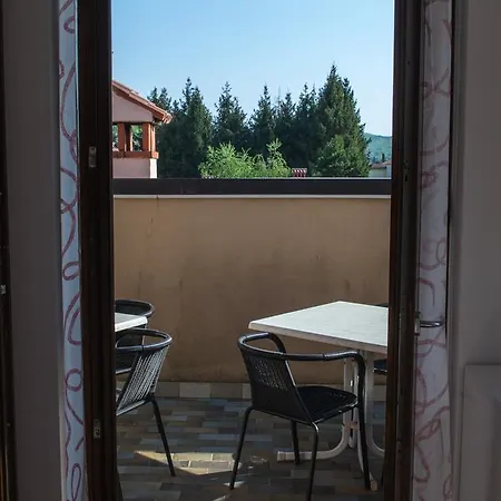 Liana Albisano Aparthotel